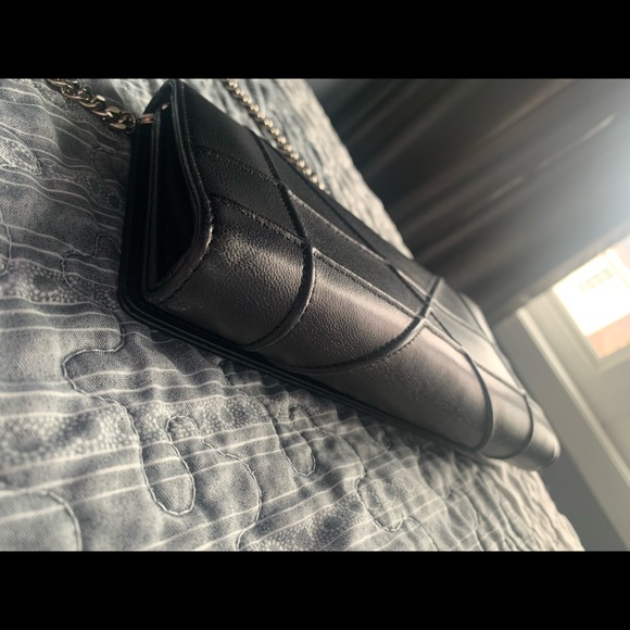 ❤️SOLD❤️Authentic Diorama Wallet on Chain - Picture 6 of 10